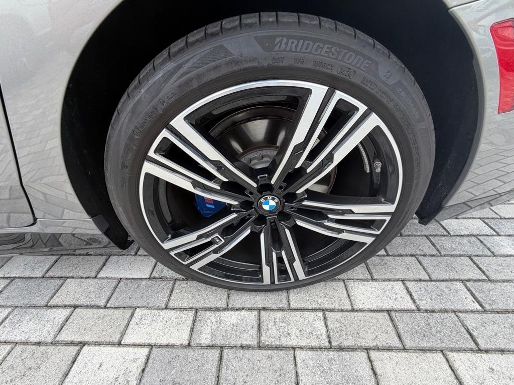 BMW 7 Series 740i Sedan 2024