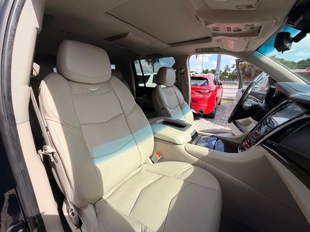 Cadillac Escalade ESV 4WD 4dr Luxury 2020