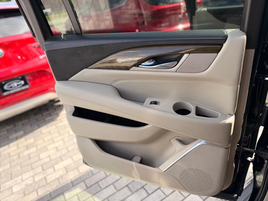 Cadillac Escalade ESV 4WD 4dr Luxury 2020