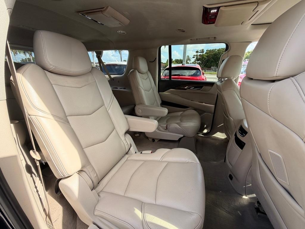 Cadillac Escalade ESV 4WD 4dr Luxury 2020