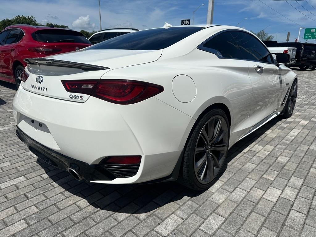 Infiniti Q60 Red Sport 400 RWD 2017