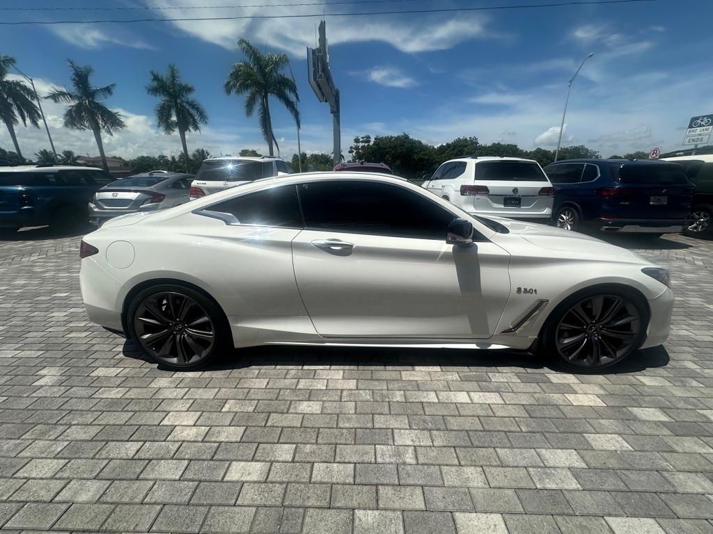 Infiniti Q60 Red Sport 400 RWD 2017