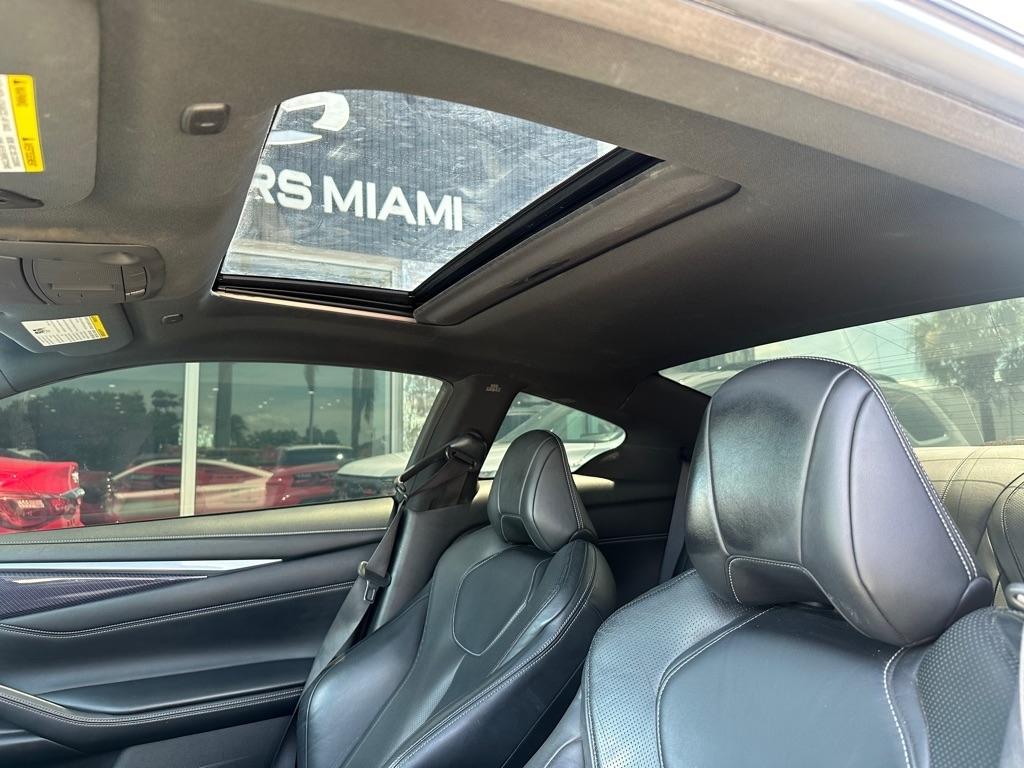 Infiniti Q60 Red Sport 400 RWD 2017