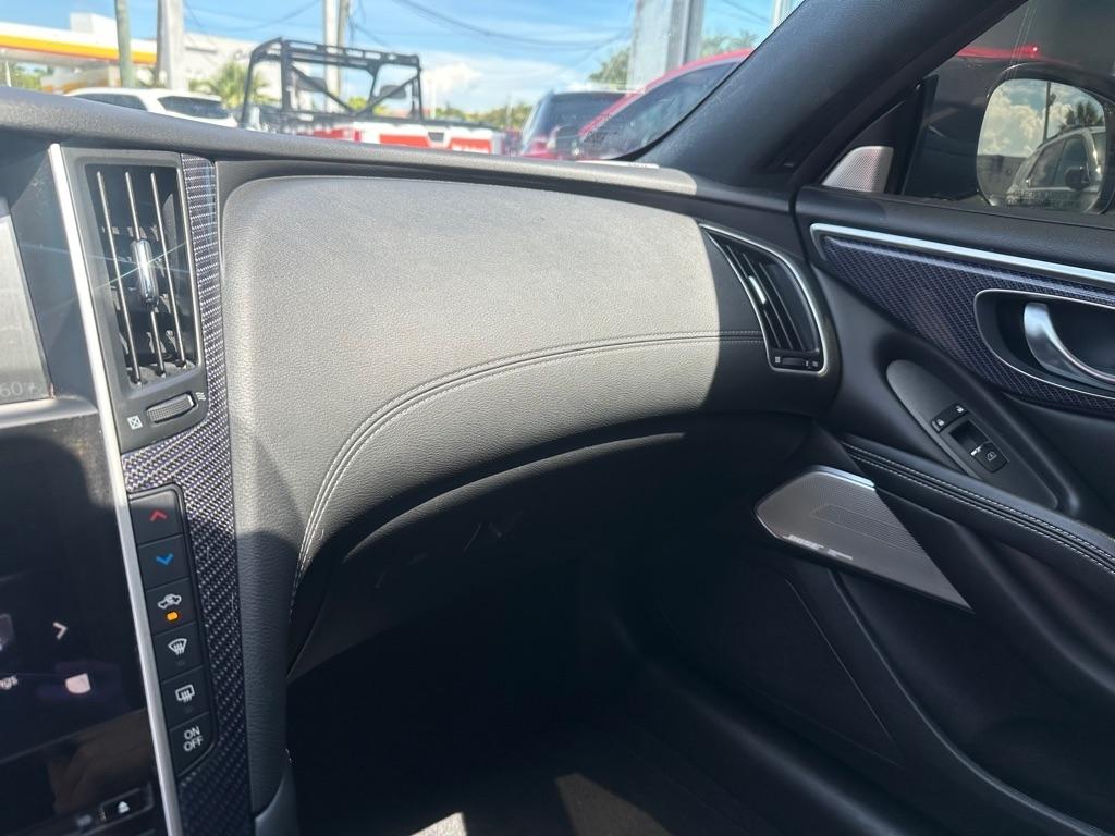 Infiniti Q60 Red Sport 400 RWD 2017