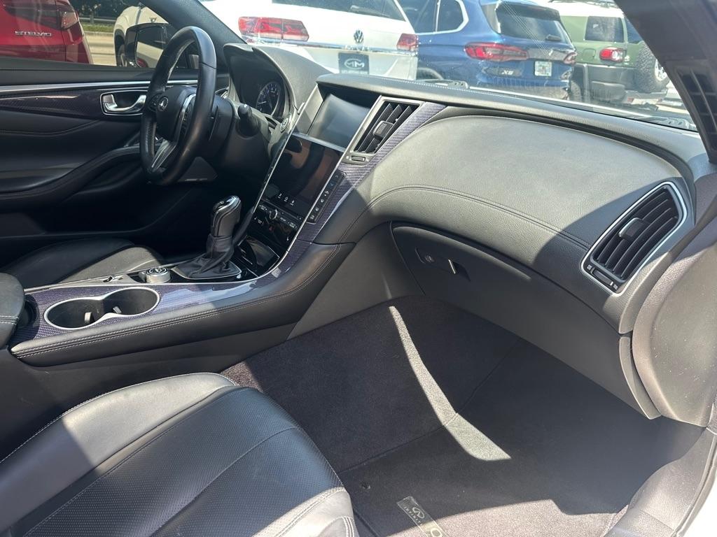 Infiniti Q60 Red Sport 400 RWD 2017