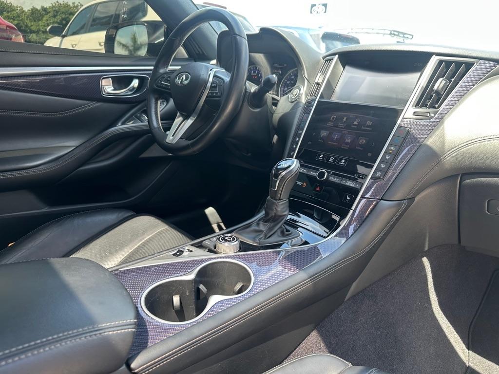 Infiniti Q60 Red Sport 400 RWD 2017