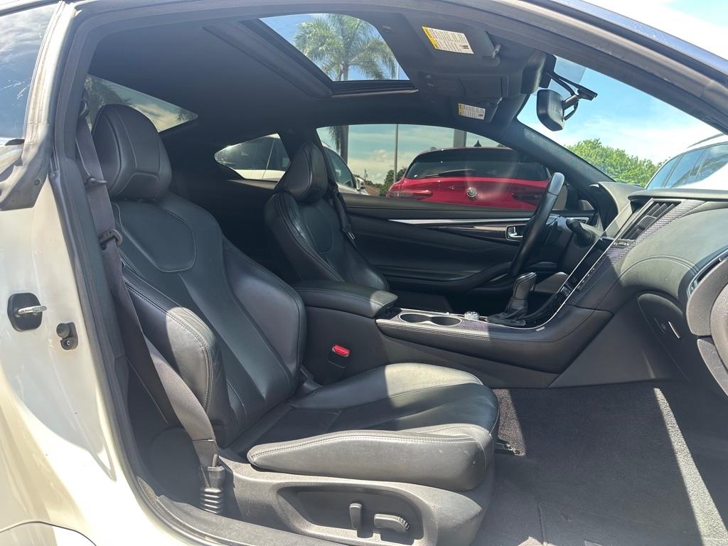 Infiniti Q60 Red Sport 400 RWD 2017