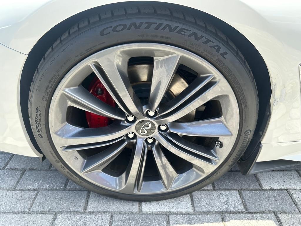 Infiniti Q60 Red Sport 400 RWD 2017