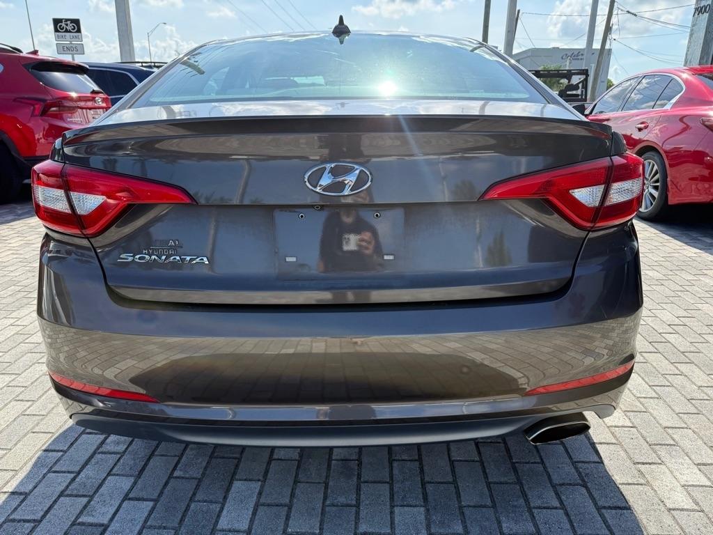 Hyundai Sonata 4dr Sdn 2.4L SE 2016