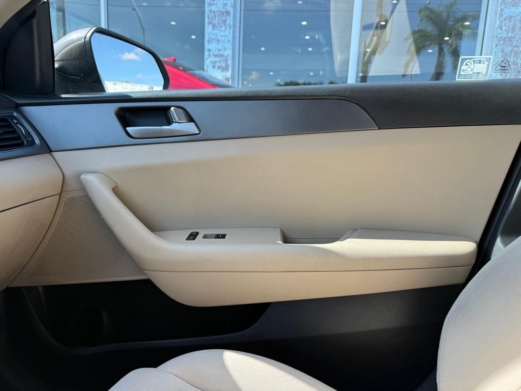 Hyundai Sonata 4dr Sdn 2.4L SE 2016