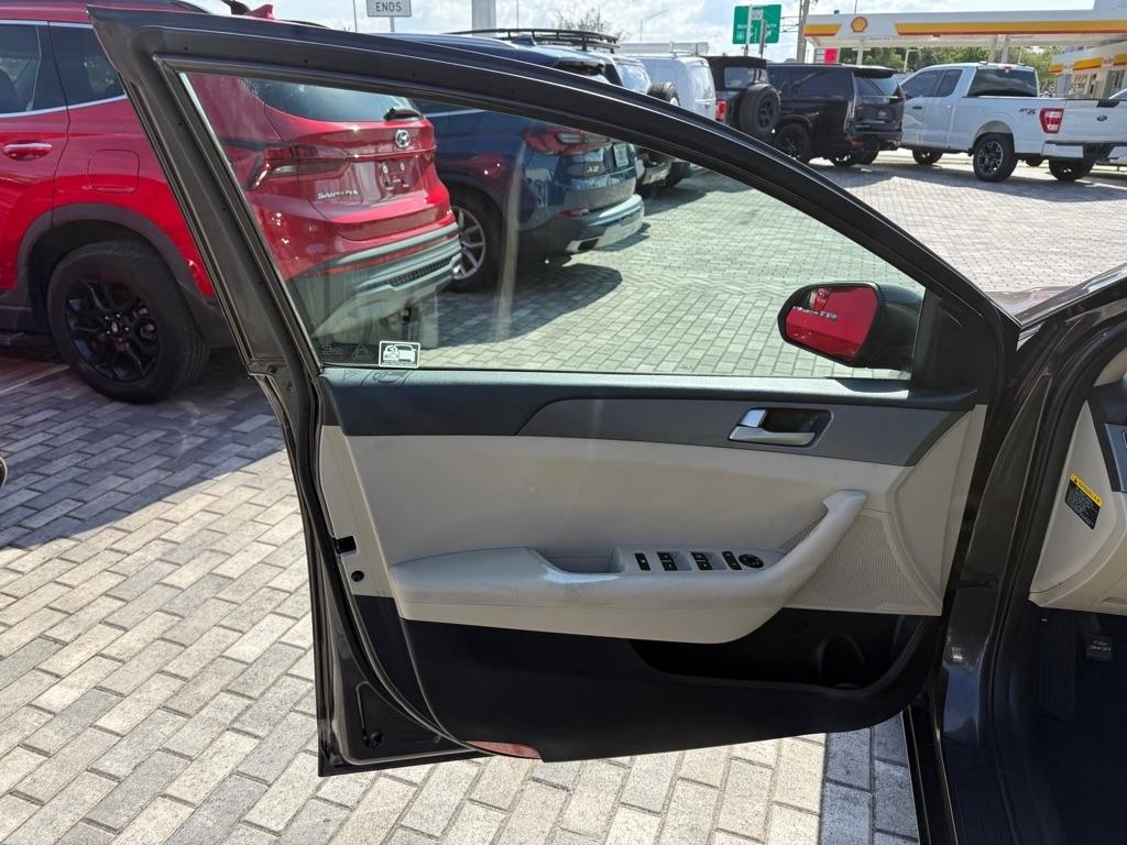 Hyundai Sonata 4dr Sdn 2.4L SE 2016