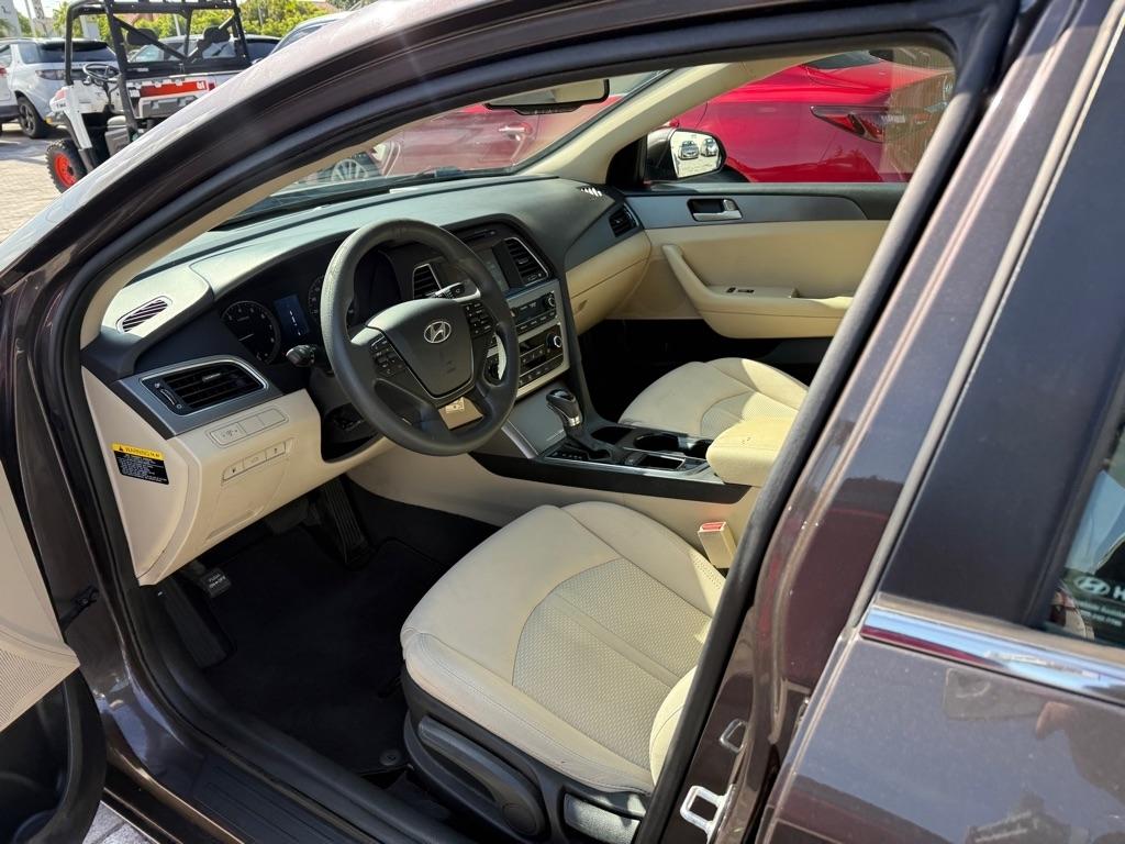 Hyundai Sonata 4dr Sdn 2.4L SE 2016