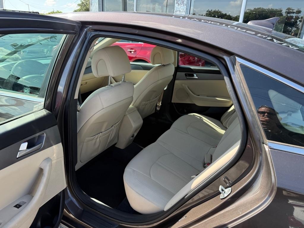 Hyundai Sonata 4dr Sdn 2.4L SE 2016