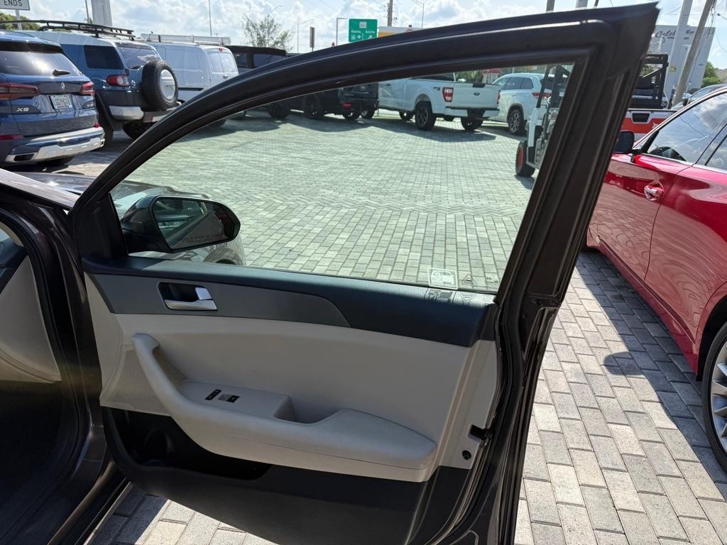 Hyundai Sonata 4dr Sdn 2.4L SE 2016