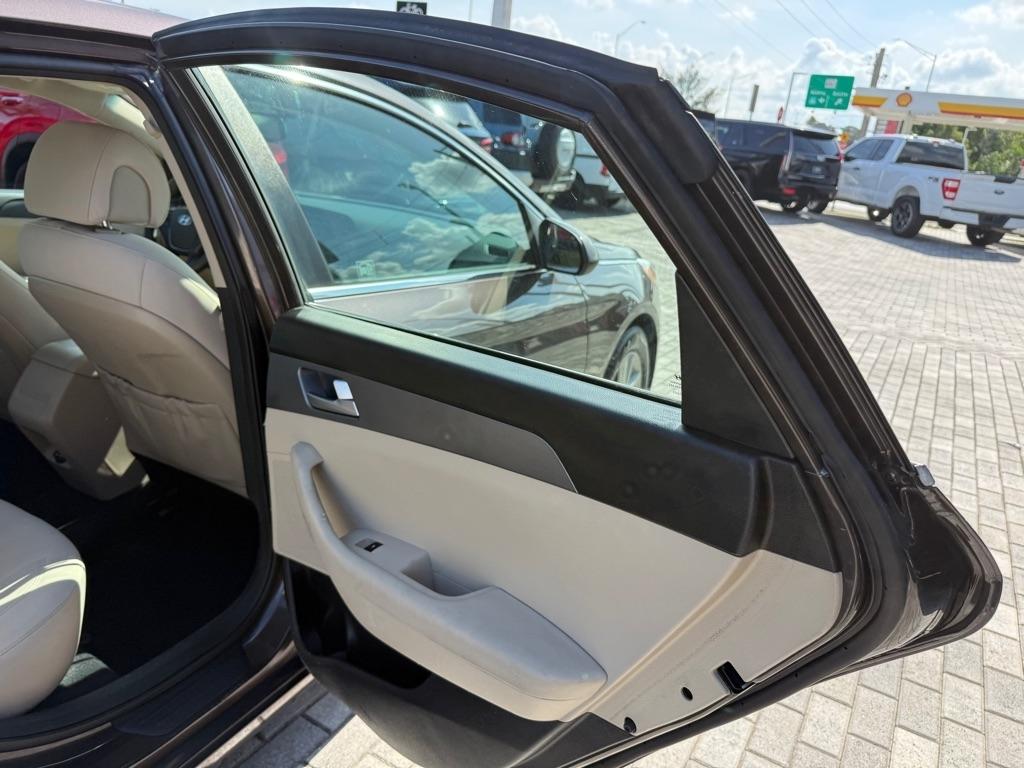 Hyundai Sonata 4dr Sdn 2.4L SE 2016
