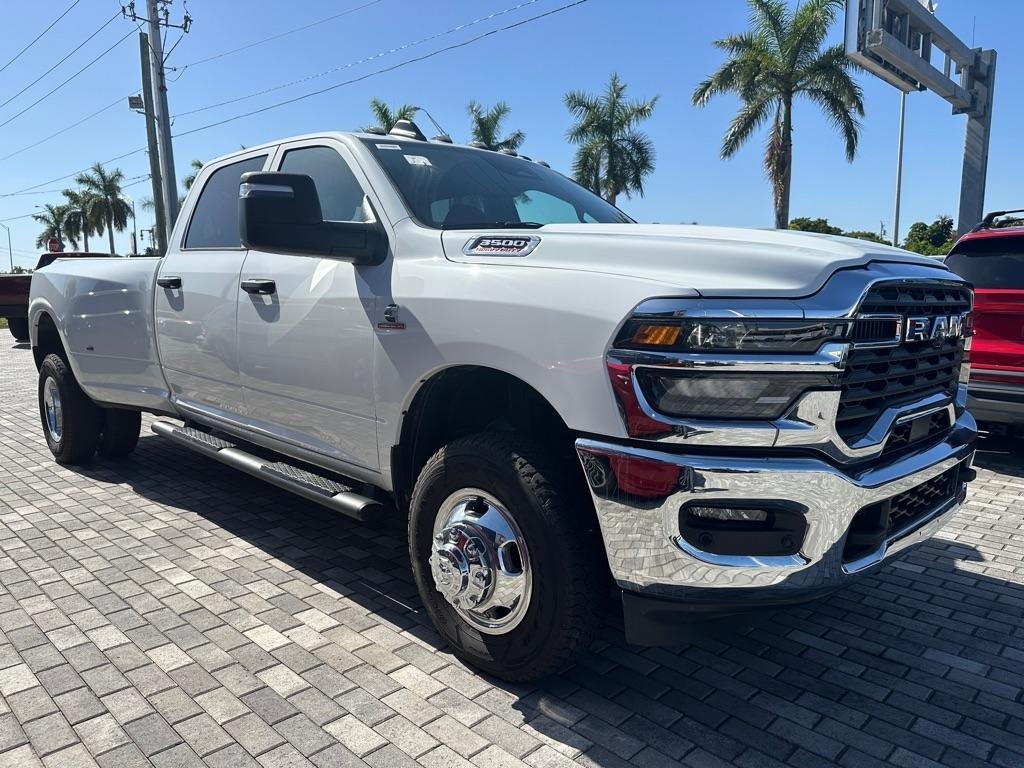 2026 RAM 3500 Tradesman 4x4 Crew Cab 8' Box