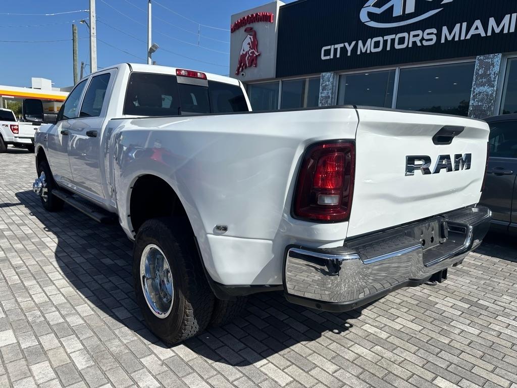 RAM 3500 Tradesman 4x4 Crew Cab 8' Box 2026