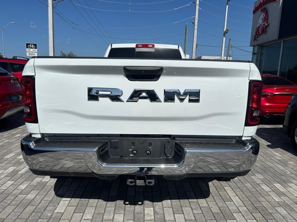 RAM 3500 Tradesman 4x4 Crew Cab 8' Box 2026
