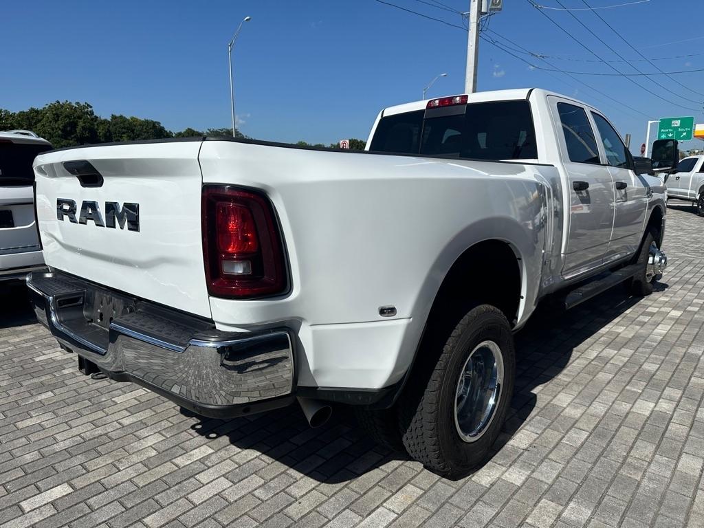 RAM 3500 Tradesman 4x4 Crew Cab 8' Box 2026