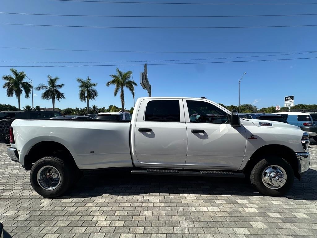 RAM 3500 Tradesman 4x4 Crew Cab 8' Box 2026