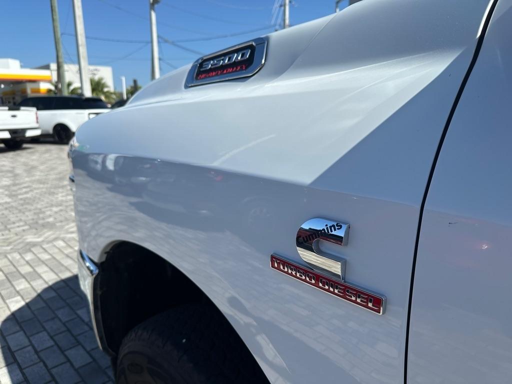 RAM 3500 Tradesman 4x4 Crew Cab 8' Box 2026