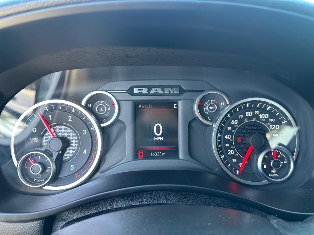 RAM 3500 Tradesman 4x4 Crew Cab 8' Box 2026