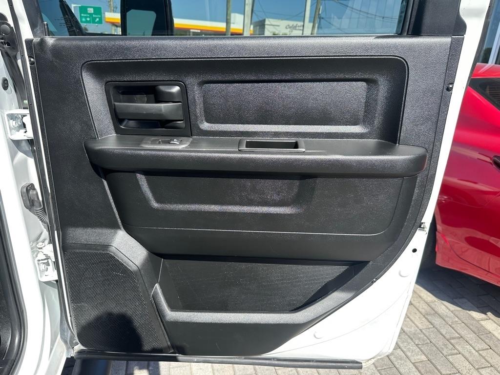 RAM 3500 Tradesman 4x4 Crew Cab 8' Box 2026