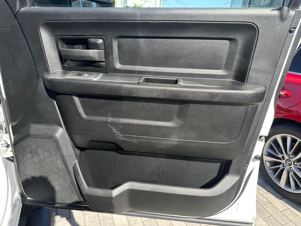 RAM 3500 Tradesman 4x4 Crew Cab 8' Box 2026