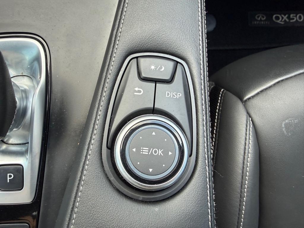 Infiniti QX50 LUXE AWD 2021