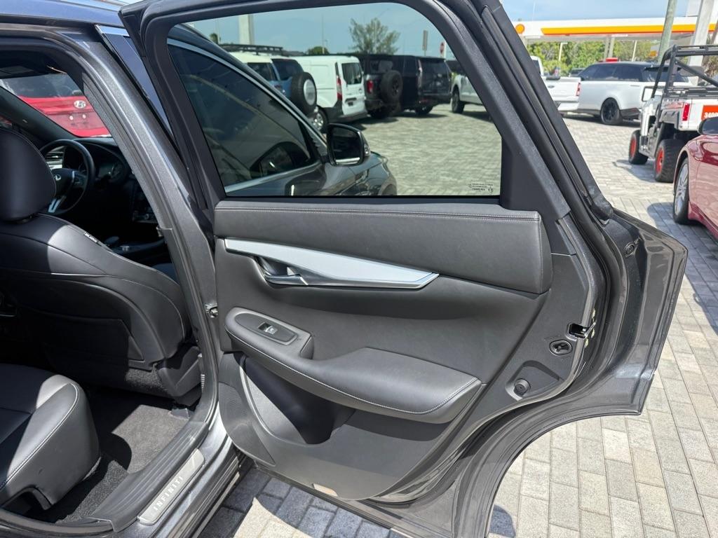 Infiniti QX50 LUXE AWD 2021