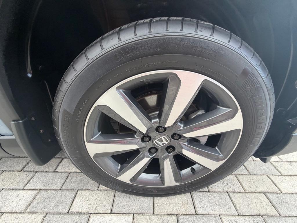 Honda Pilot Touring 2WD 2025