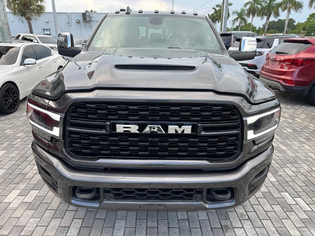 RAM 2500 Laramie 4x4 Mega Cab 6'4" Box 2024