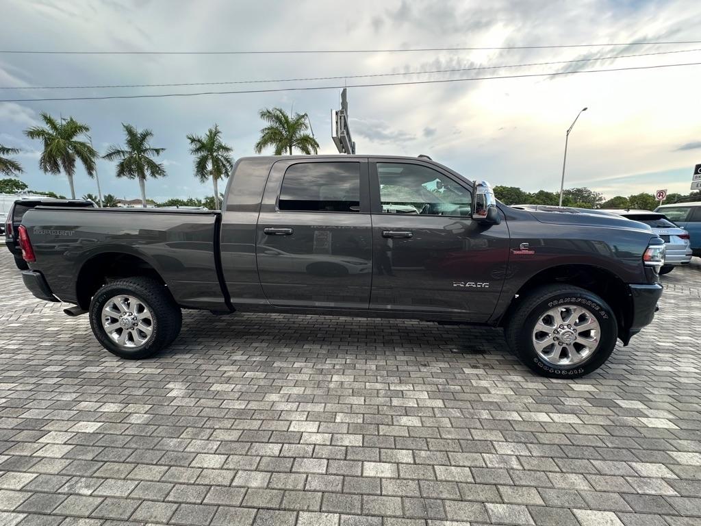 RAM 2500 Laramie 4x4 Mega Cab 6'4" Box 2024