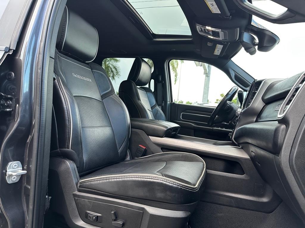 RAM 2500 Laramie 4x4 Mega Cab 6'4" Box 2024