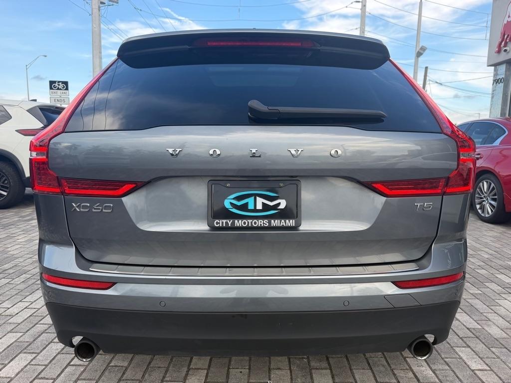 Volvo XC60 T5 FWD Momentum 2021