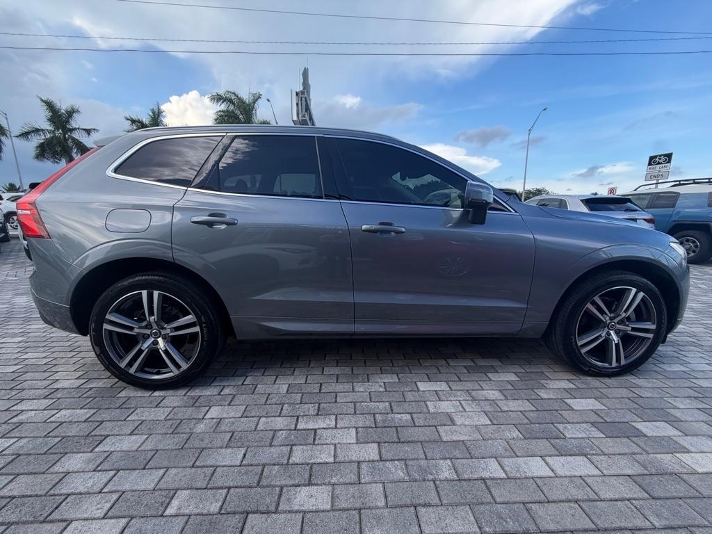 Volvo XC60 T5 FWD Momentum 2021