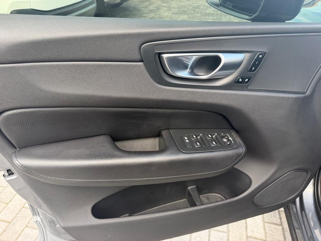 Volvo XC60 T5 FWD Momentum 2021