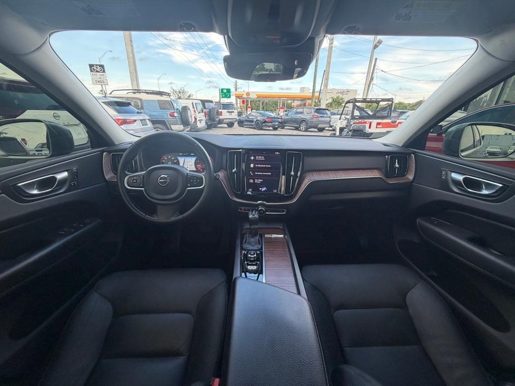 Volvo XC60 T5 FWD Momentum 2021