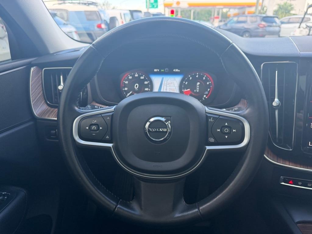 Volvo XC60 T5 FWD Momentum 2021