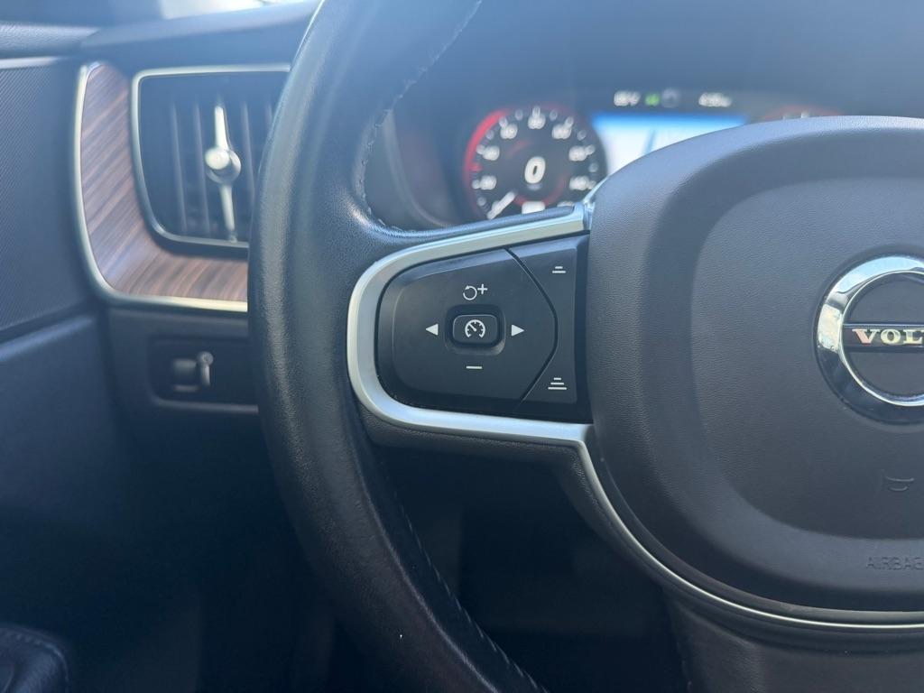Volvo XC60 T5 FWD Momentum 2021