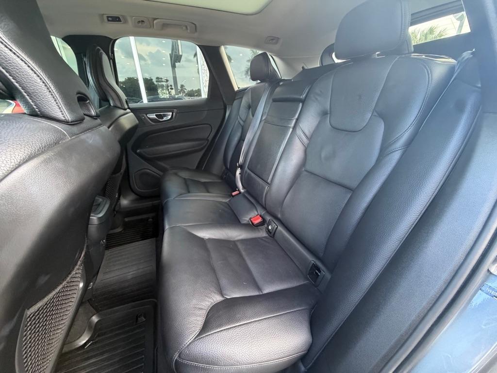 Volvo XC60 T5 FWD Momentum 2021