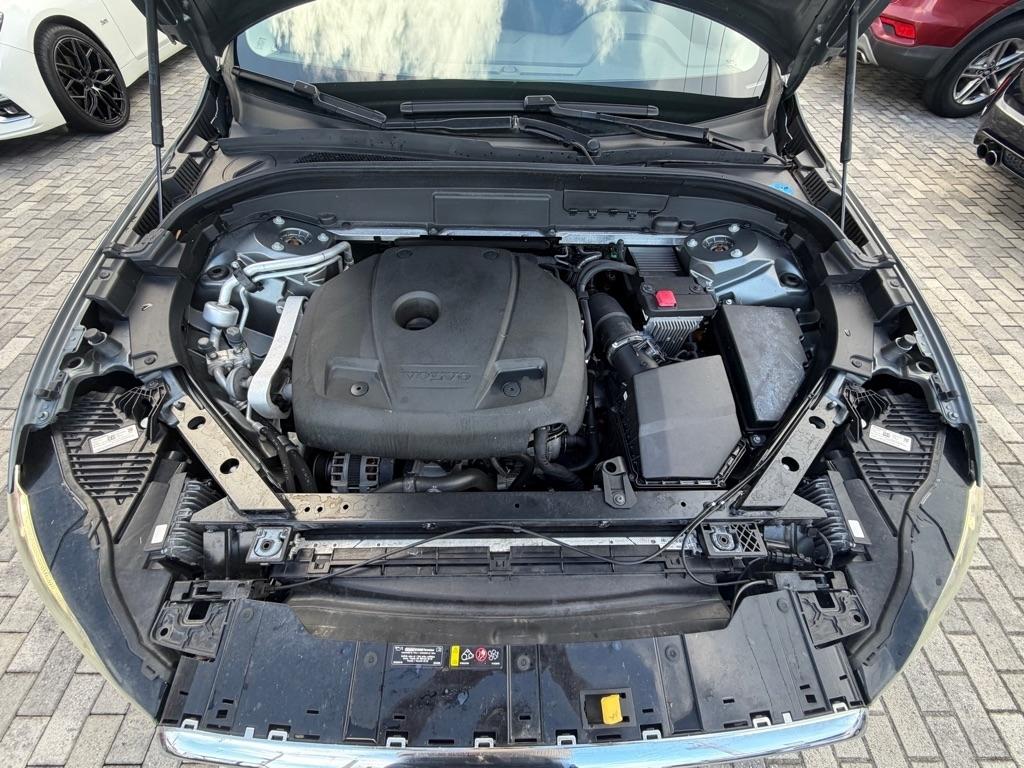 Volvo XC60 T5 FWD Momentum 2021