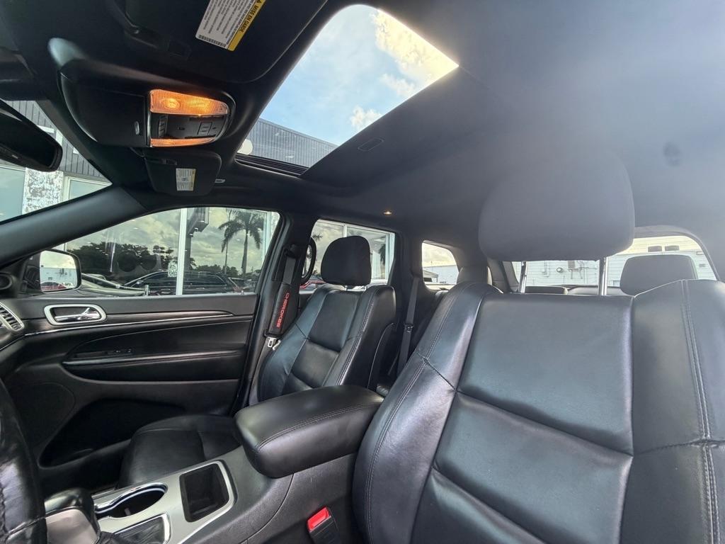 Jeep Grand Cherokee photo 14
