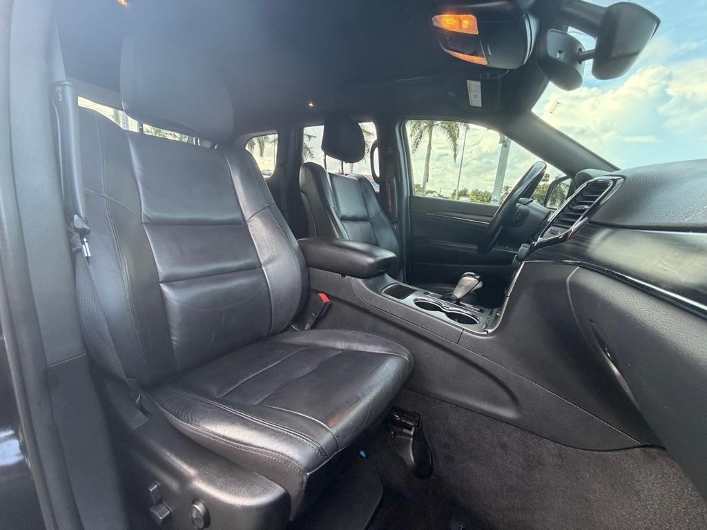 Jeep Grand Cherokee photo 16