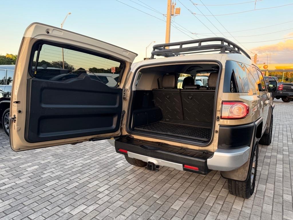 Toyota FJ Cruiser 4WD 4dr Auto (Natl) 2014