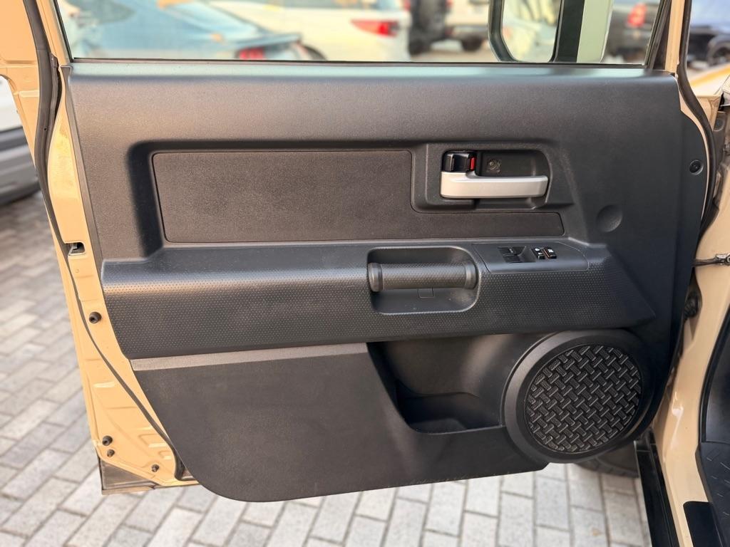 Toyota FJ Cruiser 4WD 4dr Auto (Natl) 2014