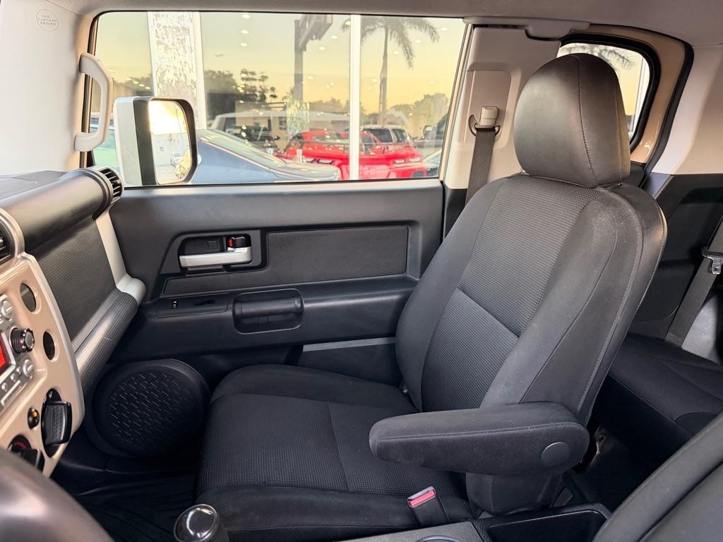 Toyota FJ Cruiser 4WD 4dr Auto (Natl) 2014