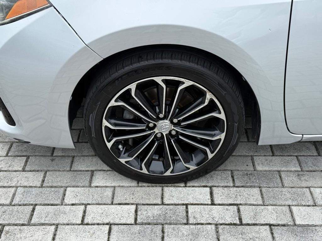 Toyota Corolla 4dr Sdn CVT LE Premium (Natl) 2014