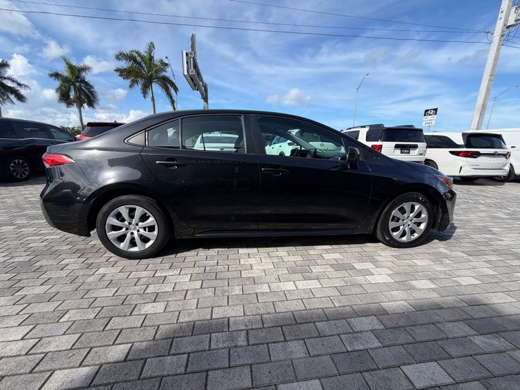 Toyota Corolla LE CVT (Natl) 2022
