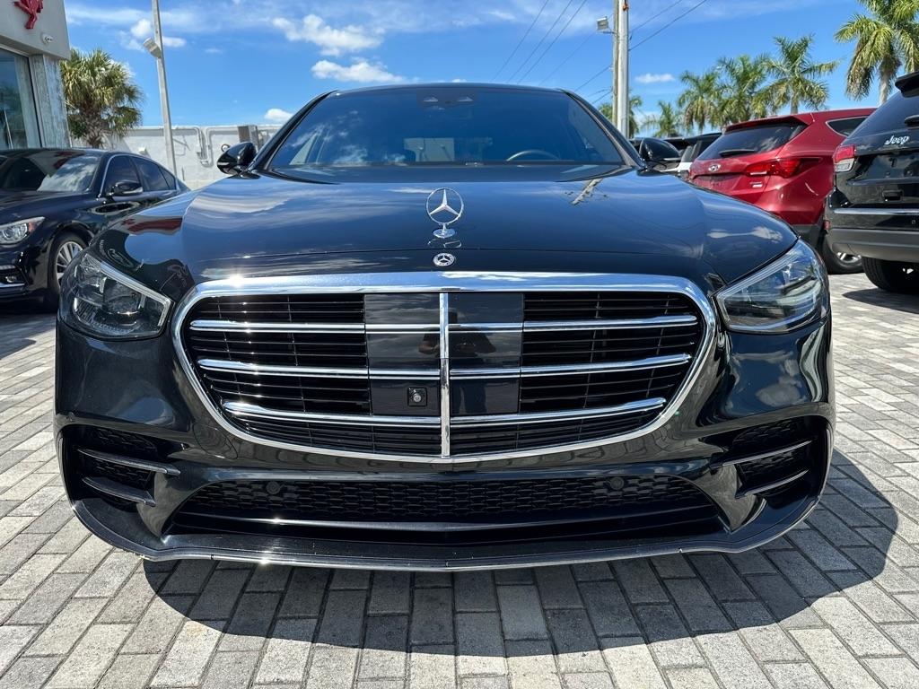 Mercedes-Benz S-Class photo 2